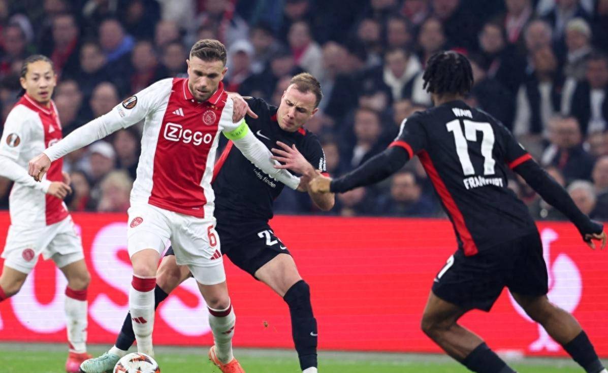 阿贾克斯主场击败罗马晋级下一轮